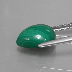 Malaquita verde natural 6,39ct, formato de pêra, opaco