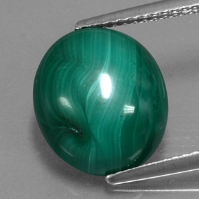 Malaquita verde natural 8,54ct, corte oval, opaco