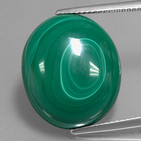 Malaquita verde natural 24,67ct, corte oval, opaco