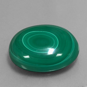 Malaquita verde natural 24,67ct, corte oval, opaco