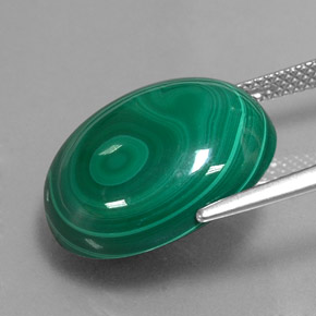Malaquita verde natural 21,79ct, corte oval, opaco