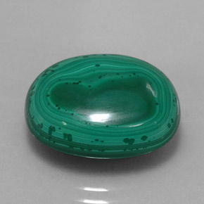 Malaquita verde natural 17,63ct, corte oval, opaco