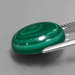 Malaquita verde natural 12,98ct, corte oval, opaco