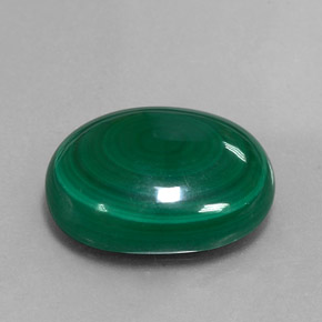 Malaquita verde natural 17,95ct, corte oval, opaco