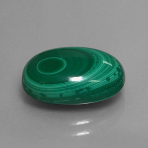 Malaquita verde natural 6,72ct, corte oval, opaco