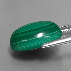 Malaquita verde natural 9,57ct, corte oval, opaco