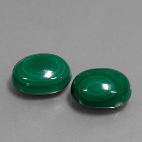 Pedras preciosas de malaquita verde natural de  ct, corte oval, opaco