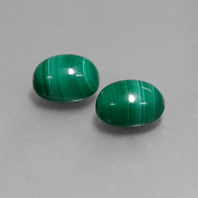 Pedras preciosas de malaquita verde natural de  ct, corte oval, opaco