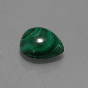Malaquita verde natural 7,30ct, formato de pêra, opaco
