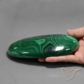 Malaquita Verde Natural 3000.00ct, oval, Opaco