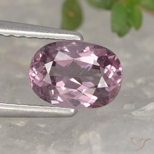 Granada malaia roxo natural 1,03ct, corte oval, VS