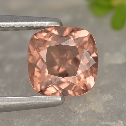 Granada malaia rosa natural 0,68ct, almofada cortada, VS