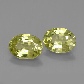 Pedras preciosas de granada do mali verde natural de  ct, corte oval, VVS-VS