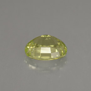 Pequena Garnet Verde amarelado Natural 1.34ct, Corte Oval, VVS