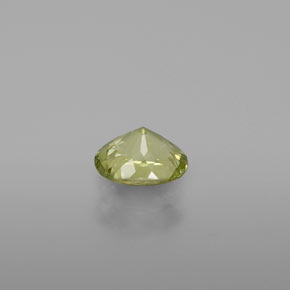 Pequena Garnet Verde Dourado Natural 1.10ct, Corte Oval, VS