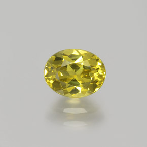 Pequena Garnet Verde Dourado Natural 1.00ct, Corte Oval, VS