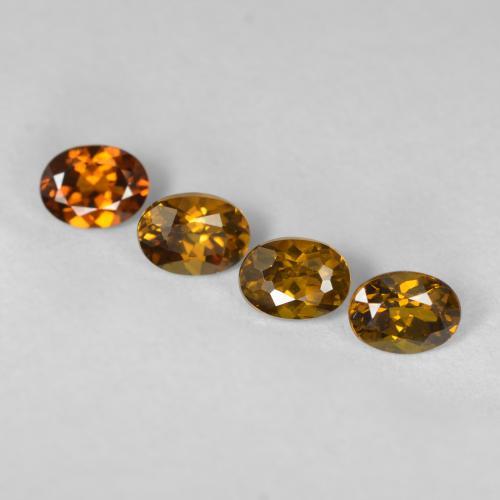 Pedras preciosas de Pequena Garnet Terra Dourada natural de 2.21 ct, oval, VVS-VS