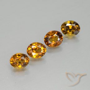 Pedras preciosas de Pequena Garnet Marrom Caramelo natural de 2.41 ct, oval, VVS-VS