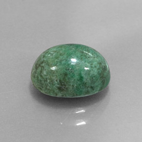 Maw-sit-sit verde natural 2,30ct, corte oval, opaco