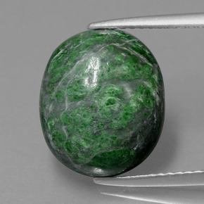 Maw-Senta-Senta Verde escuro Natural 8.83ct, Corte Oval, Opaco