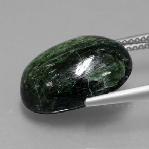Maw-sit-sit verde natural 9,99ct, corte oval, opaco