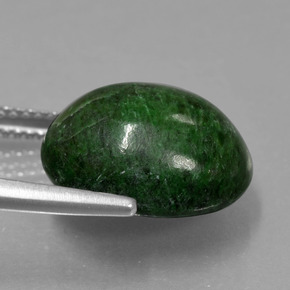 Maw-sit-sit verde natural 9,65ct, corte oval, opaco