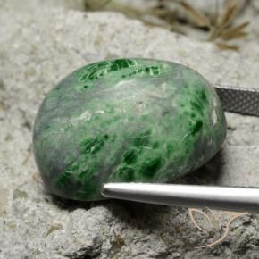 Maw-Senta-Senta Verde escuro Natural 35.77ct, oval, Opaco