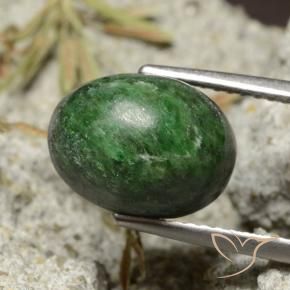 Maw-Senta-Senta verde pinho Natural 6.33ct, oval, Opaco
