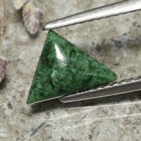 Maw-sit-sit verde natural 0,87ct, trillion, opaco