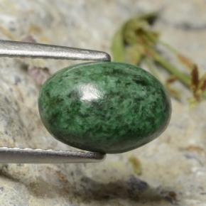 Maw-sit-sit verde natural 2,54ct, corte oval, opaco