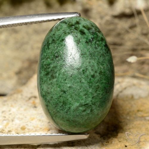 Maw-sit-sit verde natural 19,98ct, corte oval, opaco
