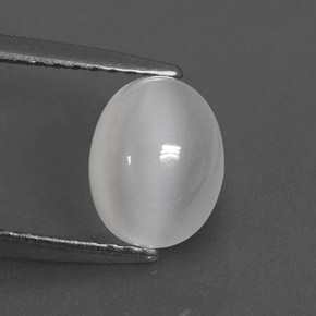 Pedra da lua branco natural 1,55ct, corte oval, transparente