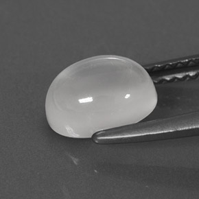 Pedra da lua branco natural 1,55ct, corte oval, transparente