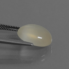 Pedra da lua dourado natural 4,42ct, corte oval, translúcido