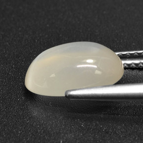 Pedra da lua branco natural 2,78ct, corte oval, translúcido