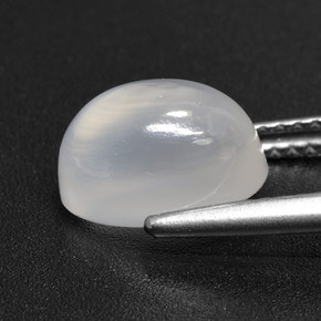 Pedra da lua branco natural 3,23ct, corte oval, translúcido
