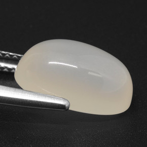 Pedra da lua branco natural 4,94ct, corte oval, translúcido