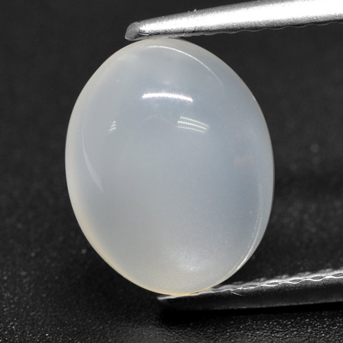 Pedra da lua branco natural 2,56ct, corte oval, translúcido