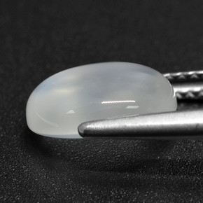 Pedra da lua branco natural 2,46ct, corte oval, translúcido