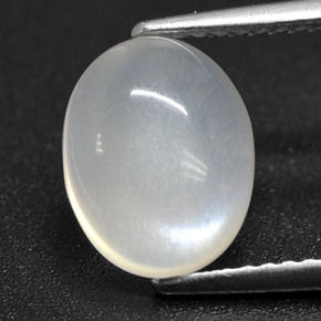 Pedra da lua branco natural 2,47ct, corte oval, translúcido