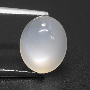 Pedra da lua branco natural 3,53ct, corte oval, translúcido
