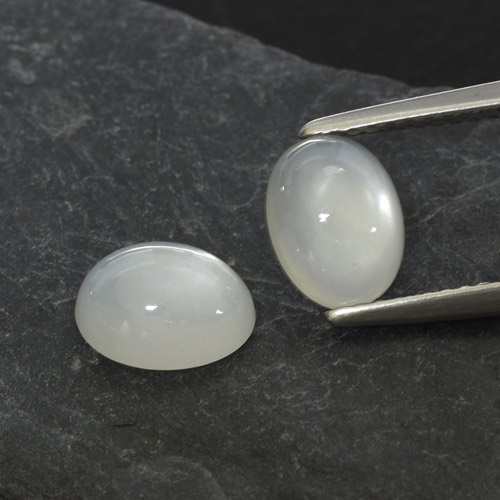 Pedras preciosas de pedra da lua branco natural de 2,68 ct, corte oval, translúcido