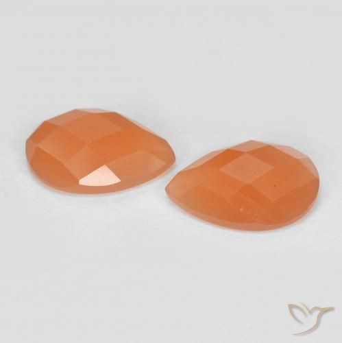Pedras preciosas de Pedra da Lua Laranja Médio natural de 1.90 ct, Formato de pêra, Translúcido