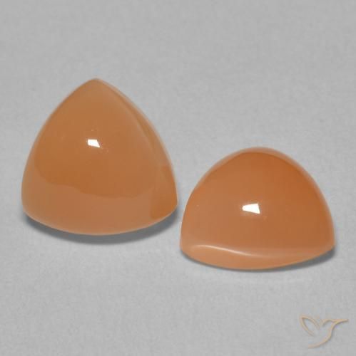 Pedras preciosas de Pedra da Lua laranja avermelhado natural de 3.80 ct, Trilhão, Translúcido