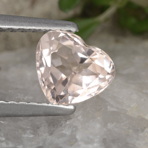 Morganita rosa natural 0,89ct, formato de coração, VVS-VS