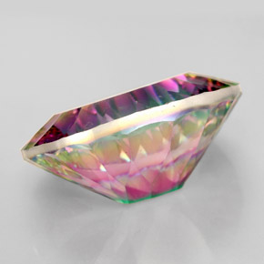 Quartzo místico multicolorido natural 10,99ct, corte oval, VVS
