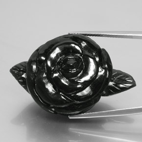 Jade nefrita preto natural 81,11ct, forma extravagante, opaco