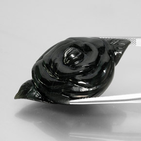 Jade nefrita preto natural 63,61ct, forma extravagante, opaco