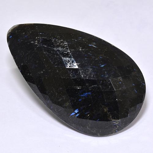 Nuummita preto natural 45,28ct, formato de pêra, opaco