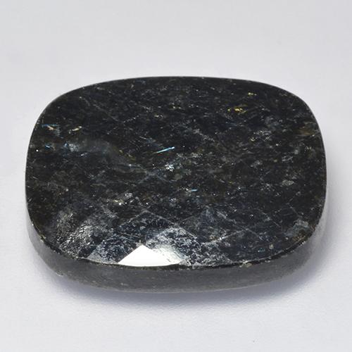 Nuummita preto natural 27,16ct, almofada cortada, opaco
